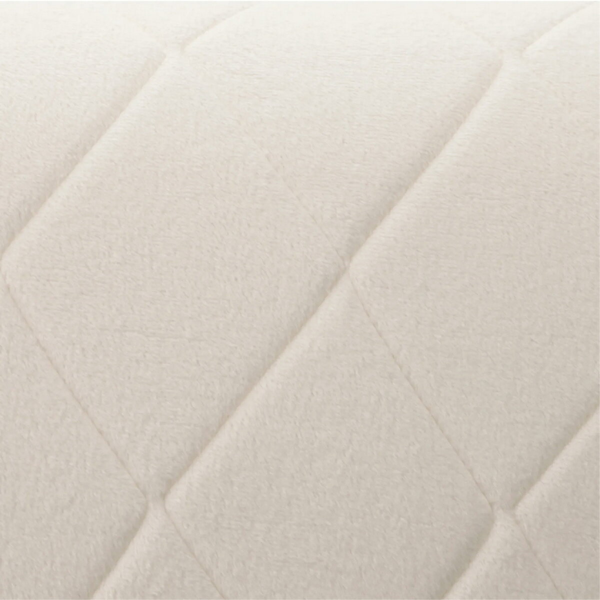 ファンズファクトリーの【I】セルタン ダイヤモンドキルト ビーズクッション QUBE 四角 Lサイズ ホワイト クッション ビーズ キューブ 【受注生産品】｜アングル2