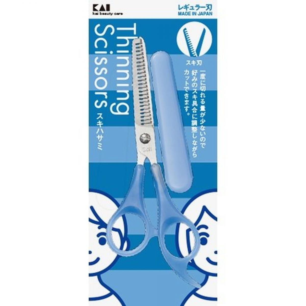 一度に切れる量が少ないので好みの好き具合に調整しながらカットできるスキハサミです。 パッケージサイズ:180×77×12mm 重量43g 【ご購入前にご確認ください】※こちらの商品は日本郵便株式会社のゆうパケットでの配送です。配送方法はポスト投函となりますのでご了承ください。また、当店から発送後の商品の紛失・破損などのトラブルにつきましては一切の責任を追いかねます。※こちらの商品はゆうパケットでのお届けのため、配送日時はご指定いただけません。システムの都合上入力は可能ですが、ご対応は致しかねます。予めご了承ください。※こちらの商品は代引きでのお支払いはお受けできません。そのため、注文はキャンセルとさせていただきます。ご了承ください。※当店ではのし・ラッピング梱包は承っておりません。※お客様都合でのキャンセル及び返品・交換は受け付けておりません。あらかじめご了承の上、ご注文ください※商品の仕様・パッケージや原産国・原産地などは、メーカーの都合により予告なく変更される場合がございます。最新の情報につきましては、メーカーにご確認くださいますようお願いいたします。
