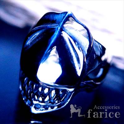 アイアンマスク・スカル 無数の牙を持つ鉄仮面髑髏 アームドデザイン 艶出し光沢鏡面仕上げ メンズ ステンレス リング