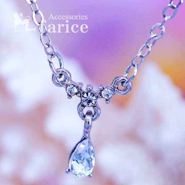 シンプル 軽量 ドロップ 雫 一粒 朝露 キュービックジルコニア 3ポイント CZ エレガント 小ぶり レディース ペンダント ネックレス