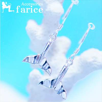ホエールテール(クジラの尻尾)モチーフ レディース ハワイアンジュエリー シルバー925 アメリカンフックピアス【縦14mm】