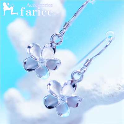 一輪プルメリア(花) クリアキュービックジルコニア装飾 花びらマット加工&縁取り銀光沢仕上げ レディース ハワイアンジュエリー シルバー925 アメリカンフック...