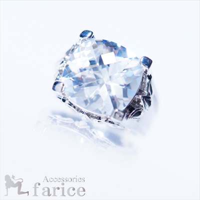 Cubic Zirconia - スノーホワイトキュービックジルコニア ゴージャス一粒石サイドリーフリング