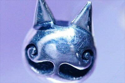 ネコ(猫)モチーフ カイゼル髭キャット ふっくら立体型デザイン レディース シルバー925 スタッドピアス..