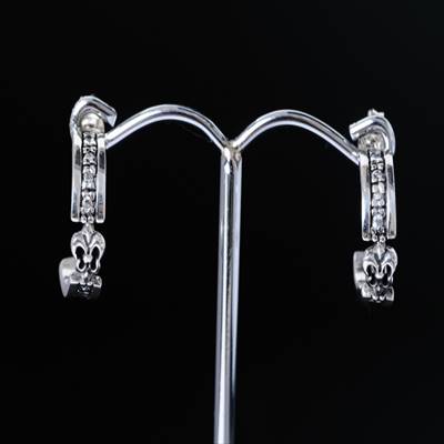 フルールドリス(百合の花の紋章) カットアウトデザイン クリアキュービックジルコニア ラインストーン装飾 メンズ シルバー925 ハーフムーンピアス