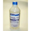 ◆商品のご案内&nbsp;商品名【第3類医薬品】日興製薬消毒用エタノール　500ML&nbsp;内容量500ml&nbsp;商品説明●エタノール(C2H6O)76.9-81.4vol%を含有する外用殺菌消毒剤。●手指・皮膚の消毒、手術部位の皮膚、医療用具の消毒に。&nbsp;使用上の注意●【してはいけないこと】(守らないと現在の症状が悪化したり、副作用が起こりやすくなります)次の部位には使用しないでください粘膜(口唇等)、目の周囲 【相談すること】1.次の人は使用前に医師又は薬剤師に相談してください(1)医師の治療を受けている人。(2)本人又は家族がアレルギー体質の人。(3)薬によりアレルギー症状を起こしたことがある人。(4)患部が広範囲の人。(5)深い傷やひどいやけどの人。2.次の場合は、直ちに使用を中止し、この製品を持って医師又は薬剤師に相談してください(1)使用後、次の症状があらわれた場合関係部位:皮ふ症 状:発疹・発赤、かゆみ、はれ、灼熱感 (2)5〜6日間使用しても症状がよくならない場合&nbsp;効能・効果創傷面の殺菌・消毒&nbsp;用法・用量●本液を脱脂綿、ガーゼ等に浸して患部に軽く塗ってください。 〈用法用量に関連する注意〉(1)用法用量を厳守してください。(2)局所刺激作用があるので、軽く塗るだけにとどめ、ガーゼ、脱脂綿等に浸して患部に貼付しないでください。(3)過度に使用すると、脱脂等による皮ふ荒れを起こすことがあります。(4)広範囲又は長時間使用する場合には、蒸気の吸入に注意してください。(5)小児に使用させる場合には、保護者の指導監督のもとに使用させてください。(6)目に入らないように注意してください。万一、目に入った場合には、すぐに水又はぬるま湯で洗ってください。なお、症状が重い場合には、眼科医の診療を受けてください。(7)外用にのみ使用してください。&nbsp;成分・分量エタノール (C2H6O) 76.9〜81.4vol%を含有します。&nbsp;保管及び取扱上の注意(1)直射日光の当たらない涼しい所に密栓して保管してください。(2)小児の手の届かない所に保管してください。(3)他の容器に入れ替えないでください。(誤用の原因になったり品質が変わることがあります。)(4)火気に近づけないでください。(5)使用期限を過ぎた製品は使用しないでください。(6)開封時、容器の肩部又は底部をもち、液がとびださないように、キャップを開けてください。&nbsp;問合せ先日興製薬販売お客様相談窓口電話番号:03-3254-1831(代表)受付時間:月〜金10:00〜17:00まで(土、日、祝を除く)&nbsp;製造販売会社小堺製薬株式会社&nbsp;販売会社日興製薬販売株式会社&nbsp;剤形液剤&nbsp;商品区分第3類医薬品&nbsp;JAN4987290434738&nbsp;ブランド日興製薬 &nbsp;