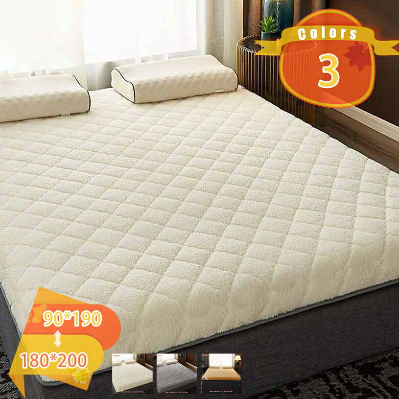 メイン素材：ポリエステル【サイズ】90*190cm、90*200cm、120*190cm、120*200cm、150*190cm、150*200cm、180*200cm。敷きパッドのみ販売、枕カバーは含まれていません。【やわらかい肌触り敷きパッド】表地はお肌に触れる部分が暖かくてやわらかいフランネル素材を採用して、クッション性と保温性に優れて、ふんわり心地よい寝心地を実現します。 普通的なベッドパッドより通気性・吸湿性が高くて、柔らかさと反発性も優れています。【吸湿速乾＆ベタつかず蒸れにくい】汗をかいてもすぐに吸い取り、すぐに乾きます。通気性だからサラッとした肌触りでベトつきません。【抗菌防臭】 抗菌防臭加工実施済みで繊維上の菌・ダニの増殖を抑制し、ニオイを抑え、汗をたくさんかく季節で敏感肌やお子様も安心！風通しのよい吸湿発散生地を使用、汗や湿気をかいても素早く吸収し、肌へのベト付き感が少なく、爽やかで自然な寝心地をご体感いただけます。【オールシーズン快適】暑い時にはじわじわと涼しさを感じ、寒い時には暖かいので1年中大活躍！ 体にやさしいふわっとした肌触りで、四季を問わず毎晩さらっと眠れる。 速乾はポリエステル素材の特徴になります。表面ふわふわなフランネル素材で、触ると柔らかくて暖かい。 寝具の必須アイテム「あったか敷きパッド」に蓄熱わたを入れてよりあたたかさUP！ 冬のベッドのヒヤッと感をやわらげてくれる。 【サイズ】 豊富なサイズから選べます！必ず見つかる幅ひろいサイズ展開！ 敷きパッドのみ販売、枕カバーは含まれていません。 90*190cm、90*200cm、120*190cm、120*200cm、150*190cm、150*200cm、180*200cm 【利点】 保温性 冬の時、カバーの繊維と繊維の間に暖かい空気をためてくれるので、保温性が高く、暖かさを保ってくれます。 抗菌防臭 抗菌防臭加工実施済みで繊維上の菌・ダニの増殖を抑制し、ニオイを抑え、汗をたくさんかく季節で敏感肌やお子様も安心！風通しのよい吸湿発散生地を使用、汗や湿気をかいても素早く吸収し、肌へのベト付き感が少なく、爽やかで自然な寝心地をご体感いただけます。 【追加ポイント】 人工測量なので、多少の誤差がある場合がございます。ご購入頂く前に、ご自宅のベッドサイズを先にご確認ください。 敷きパッド シングル 秋冬用 あったか 蓄熱わた使用 シープボア ベッドパッド ベッドパッド 抗菌・防臭・防ダニ加工 オールシーズンで使える ベッドシーツ ベッドマット 敷パッド マットレスパッドご案内している情報は参考用です。実際にお届けする商品をご確認くだベッドマット ダブル ダブル ダブル綿 ダブルオールシーズン ダブル綿100 ダブルタオル生地 ダブルパイル地 ダブル ダブル ホワイト メッシュ 置くだけ 綿100 厚 ブラウン敷きパッド さらさら ウォッシャブル おしゃれ フレンチリネン リネン100% 麻100% パッド マット シーツ パッド マット 冷却パッド クール クールパッ バレンタインデー敷きパッド カーペット対応 ガーゼ可愛い タオル生地 防水 ピンク クイーン ブラウン 置くだけ 吸汗通気 ベッドパッド 良いクッション性 柔らか 防臭 防ダニ 170 ダブル敷きパッド リネン敷きパッド リネン100％敷きパッド リネン100％敷きパッド 麻100％敷パッド 汗取り 汗取りパッド 汗取り敷きパッド やわらか ふんわり むれにくい