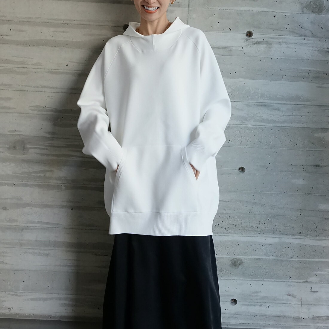 つや感ニットフーディーのサムネイル