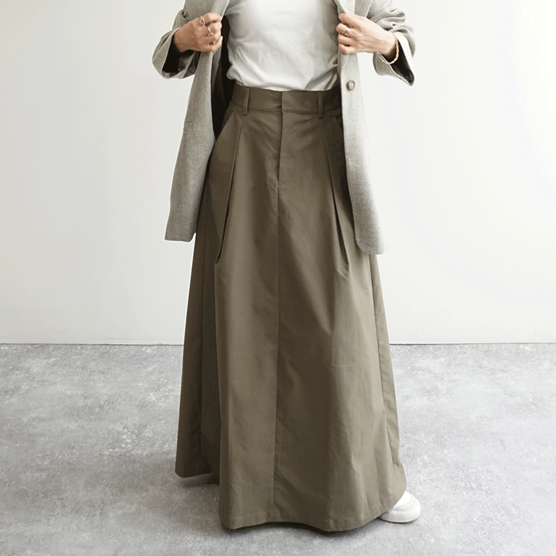 センターフォールドタックスカート