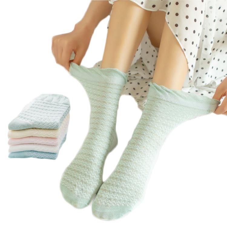 レディース 靴下 送料無料 春夏用 ソックス 婦人靴下 おしゃれ クルーソックス　脱げない　伸縮性　通気性　無地　まとめ買い　履き心地抜群　女の子