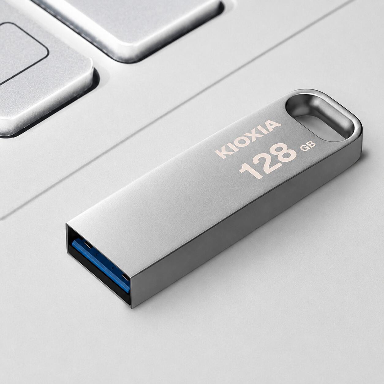 乐天商城 - KIOXIA キオクシア 旧東芝メモリ USBフラッシュメモリ 128GB USB3.2 Gen1 USBメモリ 128GB ストラップホール付 最大読出速度200MB/s 適格請求書発行可 パソコン用品 事務文具 PC usbメモリ パソコン 並行輸入品 当店1年保証 KLU366A128G