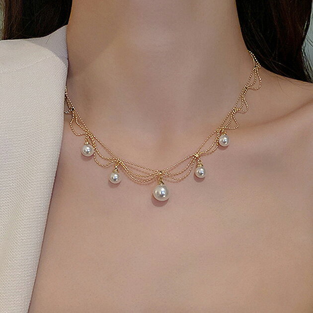 3連 スカラップ パール チェーン ネックレス アクセサリー 女性 レディース 春 夏 秋 冬 オールシーズン 首飾り メタリック エレガント 上品 ドレッシー フェミニン 華やか 大人っぽい ドレスアップ デート お呼ばれ 結婚式 二次会 パーティー