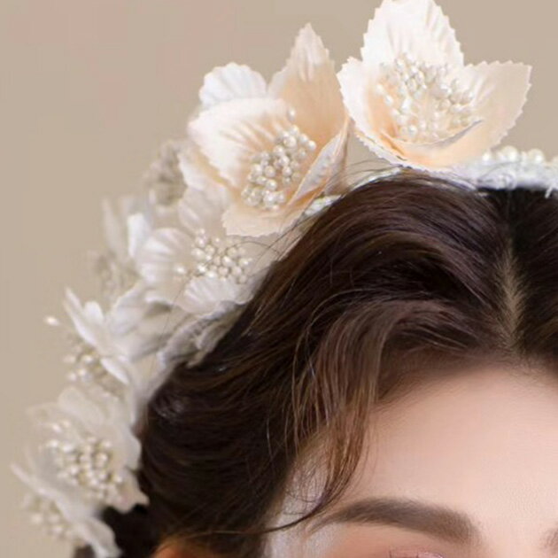 クラシカル レース パール フラワー ヘッドドレス 女性 レディース カチューシャ ヘアバンド ティアラ 花冠 ヘアアクセサリー 結婚式 ウエディング 二次会 前撮り パーティー ブライド 華やか ロマンチック 花 繊細 フレンチ