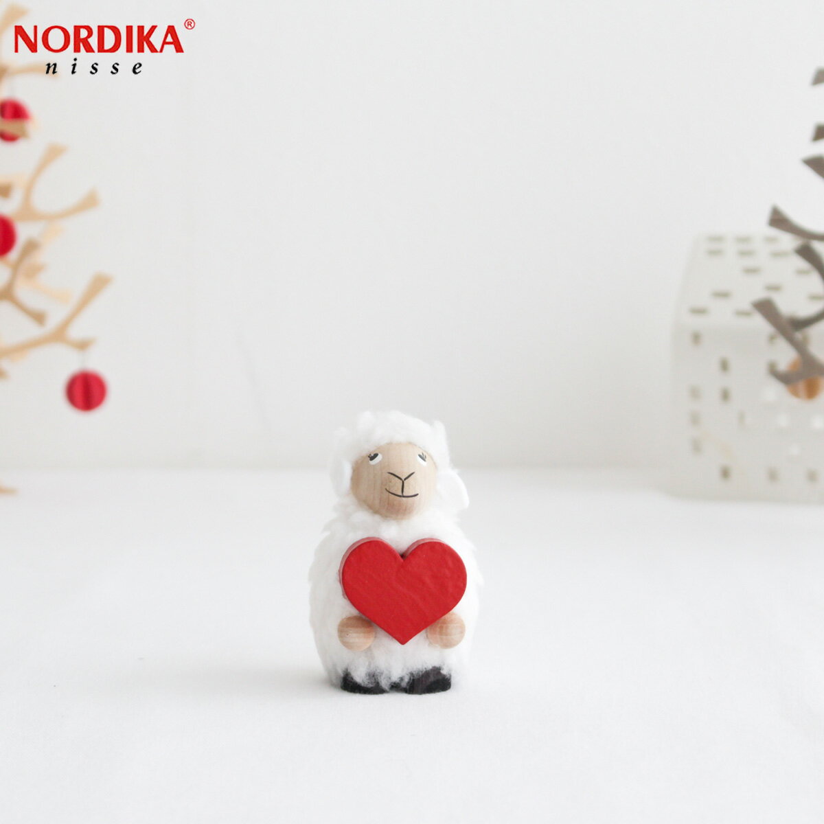 楽天FavoriteStyle〜キッチン・雑貨〜ノルディカニッセ ハートを抱えた羊 ハートフルシリーズ NORDIKA nisse クリスマス 雑貨 木製 人形 北欧 NRD120718