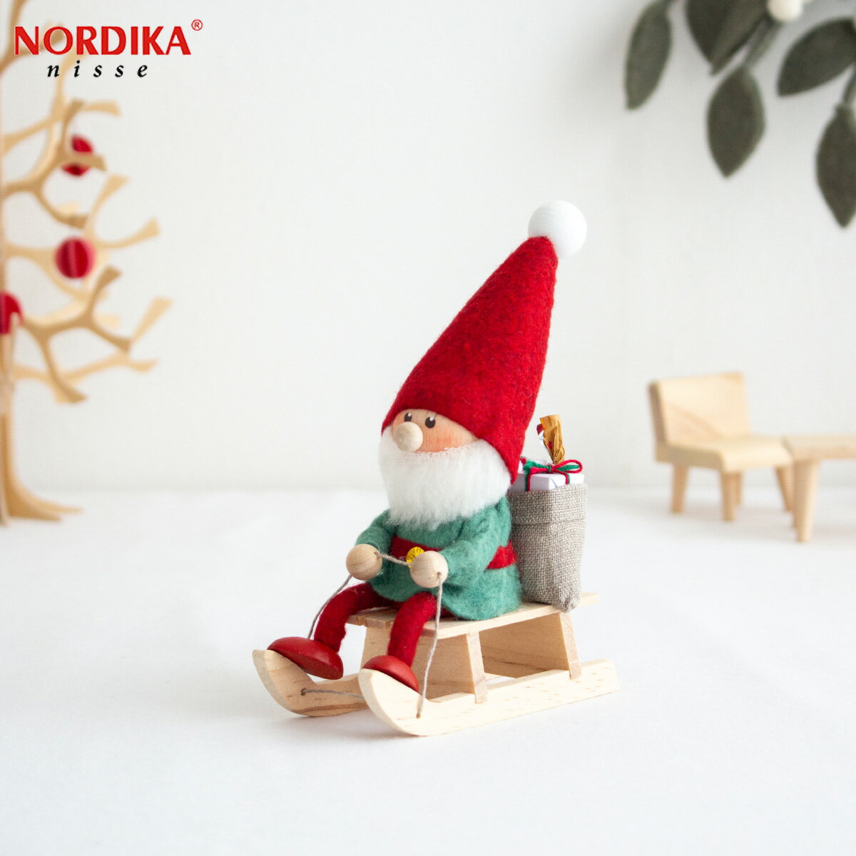 ノルディカニッセ 2023 新作 そりに乗ったサンタ Joy to the world NORDIKA nisse クリスマス 雑貨 木製 人形 北欧 NRD120758 置物 クリスマスグッズ