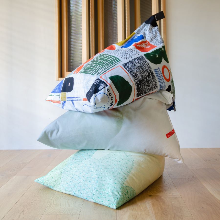 日本製 ビーズクッション tetra コットンキャンバス | かくれんぼ|アーティスト しまむらひかり|コットン 綿 FAVORRIC フェイバリック | ビーズクッション | tetra テトラ |日本製 | 天然素材 | [3]