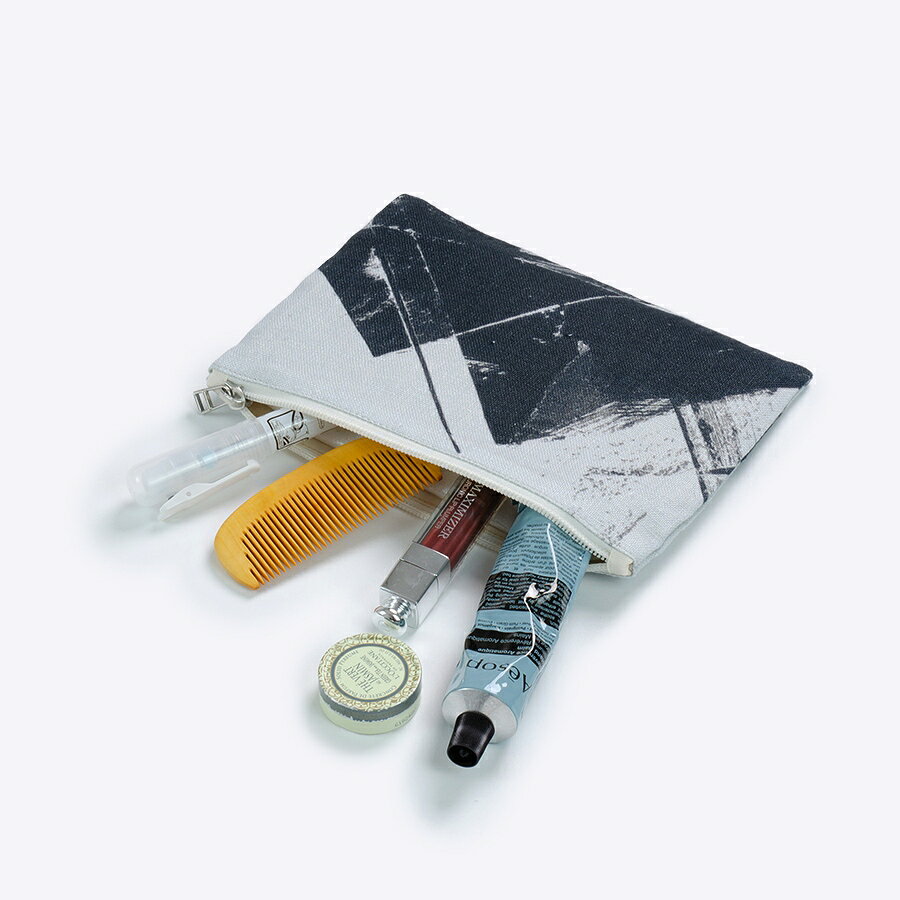 日本製 ポーチ 小物入れ フラットポーチ リネンポーチ | with ink 2｜アーティスト　Chappy | 石部奈々美｜国産リネンキャンバス 近江麻 Linen FAVORRIC フェイバリック コスメポーチ カード入れ 小さめ favorric-10004518 FAVORRIC〜「アートと暮らす。」〜 サンプル画像3