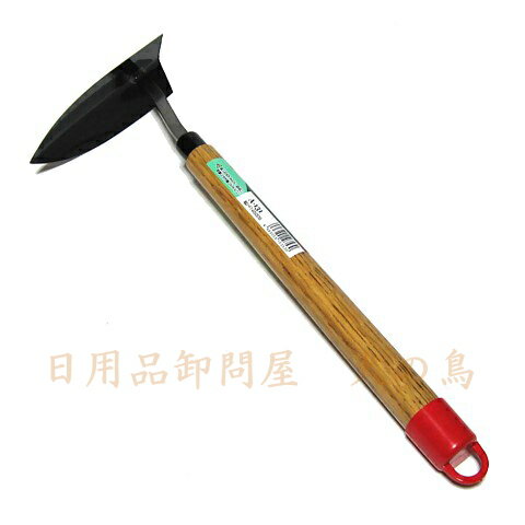 農地や花壇の除草に便利な草取り、草削り鎌 鎌職人により、国産の材料のみを使い造られた鎌です。 明利　両刃鎌　鋼付　A-131 【特徴】 ● 日本の鎌職人が純国産の材料のみを使い製造している鎌です。 ● 左右両側の刃や刃先で色々使える鎌です。花壇や農地の除草に便利です。 【仕様】 ■全長 ： 約 390mm ■刃渡り ： 約 135mm ■柄長さ ： 約 275mm ■重量 ： 約 250g ■刃部 ： 刃物鋼（鋼付） ■柄部 ： 天然木（ニス塗り） ■日本製 【草削り・草取り用品】 明利　ねじり鎌 A-101 明利　削り鎌 A-111 明利　半月型草削り A-121 明利　両刃鎌 A-131 明利　除草ピッケル 300mm柄 安全草削り 手スキ　鋼付 ステン草削り鎌　鋼付 ステン長柄首長鎌【草刈り鎌オススメ商品】 根こそぎ鋸鎌 草取りジョーズ SKN-08 快速小鎌 W刃　鋼付 120mm 九頭龍川 草取鋸鎌 曲刃　才蔵 元祖玉ヤマ丑 鍛造小鎌 130mm極上 玉日本 ステン鋼付 草取り鎌 玉日本 草取り草刈り 兼用鎌 九頭龍川 先細型鋸鎌 疾風（はやて） 玉日本 頑強鋸鎌 越前長光 ステンレス製 首長草取り鎌 関鍛冶松兼 T型草取り鎌 草取り用 コンコン鎌 松印　草取用 カット鎌 九頭龍川 農家向け ねじり鎌 玉日本 稲刈草刈鎌 かみそり刃 玉日本 稲刈草刈鎌 強力万能刃 玉日本 稲刈草刈鎌 鋼付裏目刃 玉日本 根絶やし鎌 龍の爪 玉日本 スパッと 爽快鎌 玉日本 雷神鎌130g 450mm柄付 玉日本 雷神鎌130g 690mm柄付 九頭龍川 曲刃　才蔵 長柄タイプ 玉日本 スパッと 花つみ鎌 玉日本ヤマ丑 ホウレン草鎌 210mm柄付 玉日本ヤマ丑 ホウレン草鎌 240mm柄付