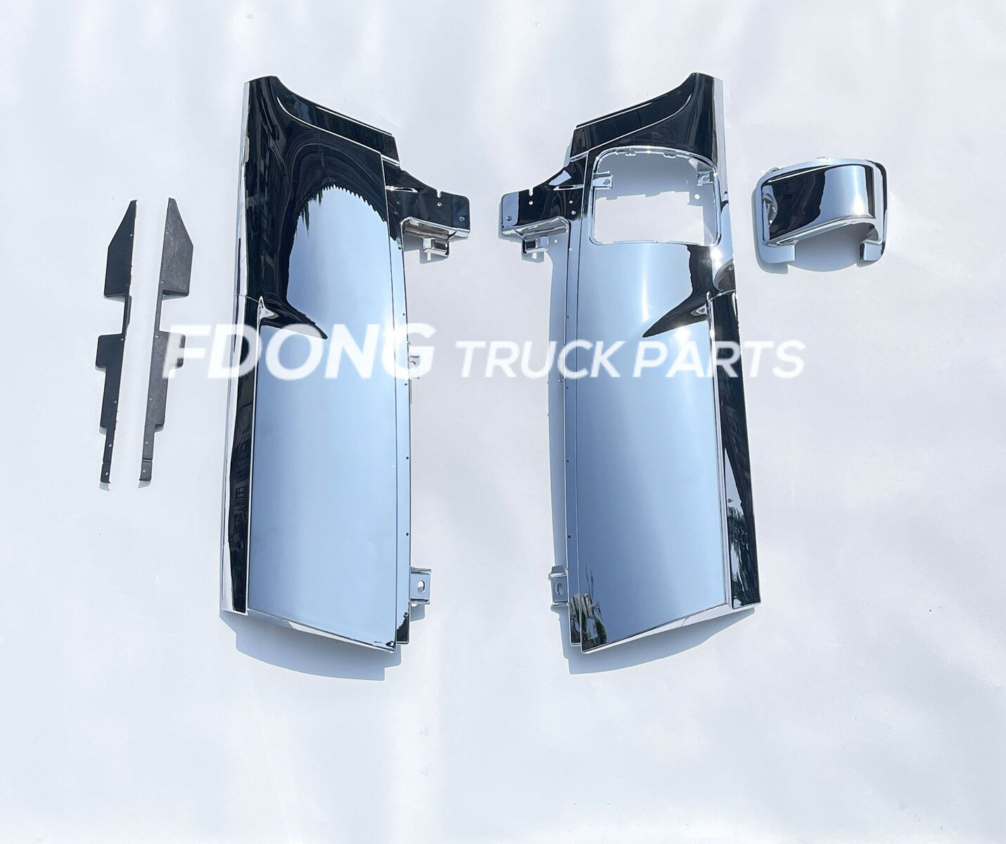 Rakuten - 【送料無料】いすゞ 新型ファイブスターギガ メッキ コーナーパネル　左右セット デコトラ