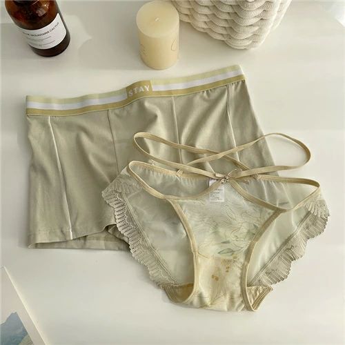 width="100%"> 【商品説明】 【特徴】 ●ペアカップル下着はバレンタインデー 、結婚式、記念日などにプレゼントとして大人気です ●肌触りが滑らかで夏は涼しく冬は暖かい ●心地よい履き心地やデザイン性、通気性を兼ね備えた ●男性としての色気を感じて洗練された機能性と男らしいスマートさを兼ね備えた ●高い機能性、柔らかな履き心地を実現したアンダーウェアで、プレゼント・ギフトとしても大人気。ストレスを感じなさせない機能性は、一度履けば誰もが実感するほど高品質です 素材 ポリエステル100% サイズ 女性サイズ 【M】参考体重40-50kg 【L】参考体重50-60kg 【XL】参考体重60-70kg 男 性サイズ 【L】参考体重45-55kg 【XL】参考体重55-62.5kg 【2XL】参考体重62.5-70kg 【3XL】参考体重70-80kg 季節 オールシーズン 販売対象 自宅用、ギフト用 送料 沖縄以外送料無料、沖縄地方1500円 ラッピング対応 ラッピング袋手配可能。 注意事項 ●表示サイズがある場合、多少の誤差(約1-3cm)が生じる場合がございます。 ●製造上、細かな汚れやシワ糸のほつれが発生する場合がございます。 ●モニターの発色の具合によって実際のものと色が異なる場合が御座います。 ●商品の仕様は、製造元の都合により予告なく変更することがあります。また、突然の欠品等で商品手配の遅れや手配ができない場合がございます ので、ご了承ください。 ●土日祝祭日のご注文およびお問い合わせへの弊社からのご連絡は、翌営業日となります。 ※その他のよくあるご質問。