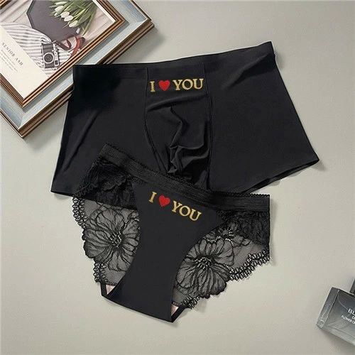 width="100%"> 【商品説明】 【特徴】 ●ペアカップル下着はバレンタインデー 、結婚式、記念日などにプレゼントとして大人気です ●肌触りが滑らかで夏は涼しく冬は暖かい ●心地よい履き心地やデザイン性、通気性を兼ね備えた ●男性としての色気を感じて洗練された機能性と男らしいスマートさを兼ね備えた ●高い機能性、柔らかな履き心地を実現したアンダーウェアで、プレゼント・ギフトとしても大人気。ストレスを感じなさせない機能性は、一度履けば誰もが実感するほど高品質です 商品内容 男女2着セット 素材 ポリエステル100% サイズ 女性サイズ 【M】参考体重40-47.5kg、ウェスト：56-70cm 【L】参考体重47.5-52.5kg、ウェスト：70-76cm 【XL】参考体重52.5-60kg、ウェスト：76-86cm 男 性サイズ 【L】参考体重45-55kg、ウェスト：73-80cm 【XL】参考体重55-62.5kg、ウェスト：80-86cm 【2XL】参考体重62.5-70kg、ウェスト：86-93cm 【3XL】参考体重70-80kg、ウェスト：93-96cm 季節 オールシーズン 販売対象 自宅用、ギフト用 送料 沖縄以外送料無料、沖縄地方1500円 ラッピング対応 ラッピング袋手配可能。 注意事項 ●表示サイズがある場合、多少の誤差(約1-3cm)が生じる場合がございます。 ●製造上、細かな汚れやシワ糸のほつれが発生する場合がございます。 ●モニターの発色の具合によって実際のものと色が異なる場合が御座います。 ●商品の仕様は、製造元の都合により予告なく変更することがあります。また、突然の欠品等で商品手配の遅れや手配ができない場合がございます ので、ご了承ください。 ●土日祝祭日のご注文およびお問い合わせへの弊社からのご連絡は、翌営業日となります。 ※その他のよくあるご質問。