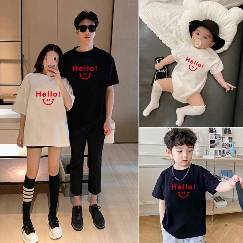 width="100%"> 商品詳細 商品特徴 ●おしゃれな親子ペアルック服。 ●家族揃いで幸せ感たっぷり。 ●家族旅行、撮影、運動会、お出かけに最高。 ●誕生日記念日、ご家族へ感謝の気持ちとしての贈り物に大人気。 ●着心地の良い柔らかい素材を使用しています。 ●カジュアルなファッションにピッタリのアイテムです。大人から子どもまでサイズ展開があり、センスを感じる親子お揃いコーデにおすすめの1枚になっています。 ●パパやママへのプレゼントにも、親子でペアが楽しめるTシャツは嬉しいもの。記念にもなりますよ。 商品内容 Tシャツ単品 素材 綿95%、ポリエステル5% 素材感 普通（薄い、やや薄い、普通、やや厚い、厚い） 季節 春、夏、秋 販売対象 自宅用、ギフト用 【サイズ詳細】 【ロンパース66】参考身長：47-59cm、参考体重：3-6kg、参考年齢：1-3ヶ月 【ロンパース73】参考身長：55-68cm、参考体重：5-7kg、参考年齢：3-6ヶ月 【ロンパース80】参考身長：60-73cm、参考体重：6-8kg、参考年齢：6-9ヶ月 【ロンパース90】参考身長：70-78cm、参考体重：7-9kg、参考年齢：9-12ヶ月 【子供80】参考身長：73-85cm、参考体重：-7kg、参考年齢：1-2歳 【子供90】参考身長：85-95cm、参考体重：7-10kg、参考年齢：2-3歳 【子供100】参考身長：95-105cm、参考体重：10-13kg、参考年齢：3-4歳 【子供110】参考身長：105-115cm、参考体重：13-15kg、参考年齢：4-5歳 【子供120】参考身長：115-125cm、参考体重：15-18kg、参考年齢：5-6歳 【子供130】参考身長：125-135cm、参考体重：18-23kg、参考年齢：6-7歳 【子供140】参考身長：135-145cm、参考体重：23-28kg、参考年齢：7-9歳 【子供150】参考身長：145-155cm、参考体重：28-33kg、参考年齢：9-11歳 【大人S】参考身長：145-155cm、参考体重：37-45kg 【大人M】参考身長：150-160cm、参考体重：45-52kg 【大人L】参考身長：155-165cm、参考体重：52-57kg 【大人XL】参考身長：160-170cm、参考体重：55-65kg 【大人2XL】参考身長：165-175cm、参考体重：65-72kg 【大人3XL】参考身長：170-180cm、参考体重：72-80kg 【大人4XL】参考身長：175-185cm、参考体重：80-87kg サイズについて不明なお客様はお気軽にお問い合わせください。 送料 沖縄以外送料無料、沖縄地方1500円 ラッピング対応 ラッピング袋手配可能。 注意事項 ※表示サイズがある場合、多少の誤差(約1-3cm)が生じる場合がございます。 ※製造上、細かな汚れやシワ糸のほつれが発生する場合がございます。 ※モニターの発色の具合によって実際のものと色が異なる場合が御座います。 ※&nbsp;商品の仕様は、製造元の都合により予告なく変更することがあります。また、突然の欠品等で商品手配の遅れや手配ができない場合がございます ので、ご了承ください。 ※土日祝祭日のご注文およびお問い合わせへの弊社からのご連絡は、翌営業日となります。 ※その他のよくあるご質問。