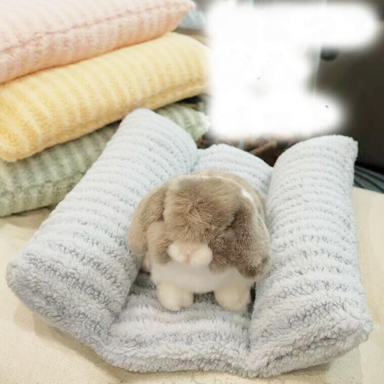 挟まる安心感 うさぎちゃん用ふわふわベッド 36*40 ペット クッション ペットベッド ベッド 洗える 座布団 マット 洗濯 通年 冬 ボア 折畳み ラージマット うさぎ用 ウサギ用 ふわふわ もこもこ 兎 サンド 角度 枕 ケージ 小動物 料無料