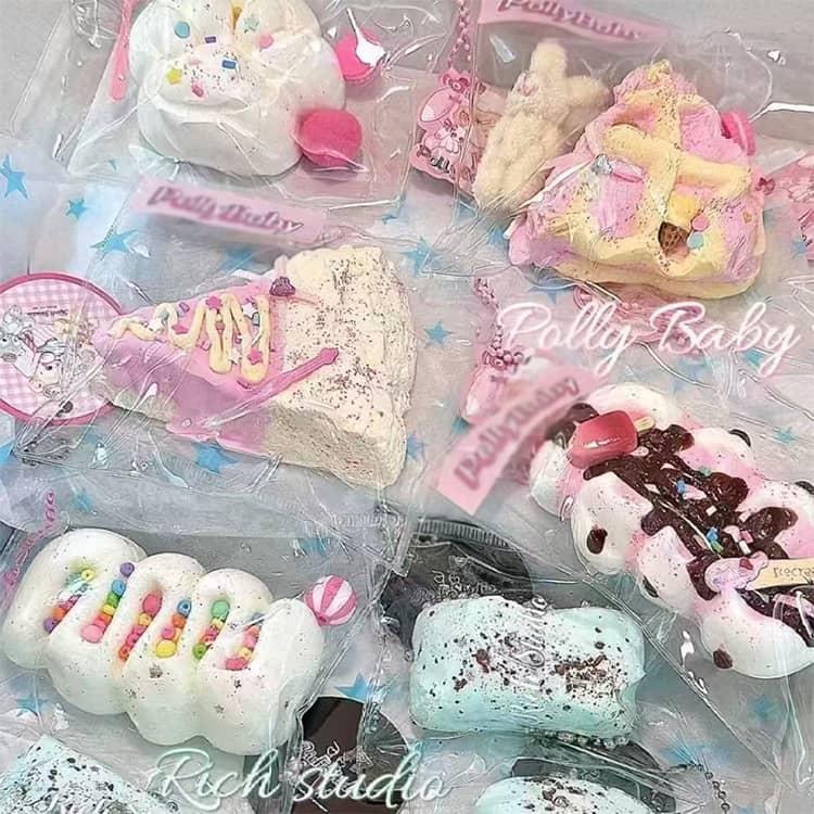 フィール08の6個~7個セット スクイーズ 福袋 ブラインドボックス 大サイズ 中サイズ 肉球 ネコ ねこ ケーキ パン 低反発 おもちゃ かわいい 握る ストレス｜アングル2
