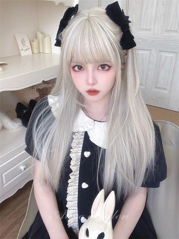 フィール08のウィッグ レディース フルウィッグ ロング ストレート ぱっつん前髪 前髪あり 可愛い かわいい 大人用 コスプレ ロリータ ゴスロリ コスチューム 原宿風 仮装 超自然 かつら wig Lolita 小顔 文化祭 イベント 学園祭 ハロウィン hl025d7d7m3｜アングル2
