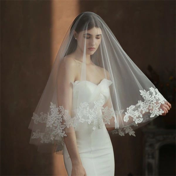 ウェディング 花嫁 ベール ミドル 2層 コームなし 長さは約1.35m 結婚式 Wedding Veil ウェディングベール ホワイト 刺繍 透け感 de006z7z7m3