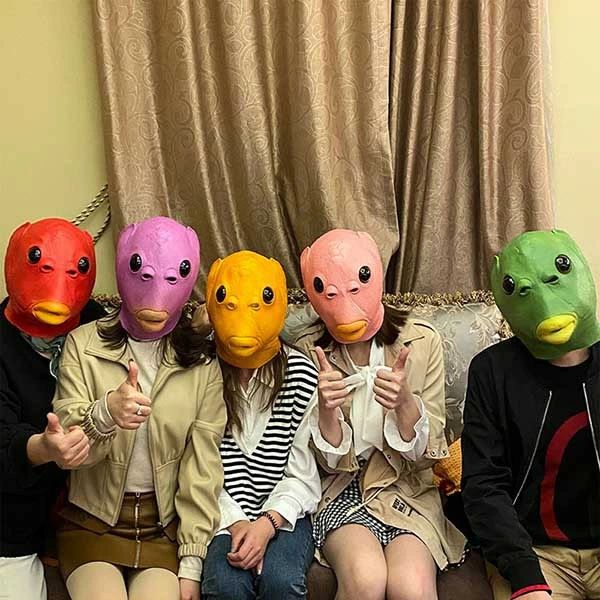 類似商品はこちら ＊.*꙳パーティーグッズ マスク コスプレ 犬 柴犬 2,610円パーティーグッズ マスク コスプレ キツネ オ4,960円パーティーグッズ マスク コスプレ 犬 トイプ2,590円パーティーグッズ マスク コスプレ 大きな顎 3,580円パーティーグッズ マスク コスプレ オレンジ 4,450円パーティーグッズ マスク コスプレ パロディ5,260円 セット内容&nbsp;✽.*꙳ マスク「記載のないアクセサリー　小物等は付属しません」■注意事項：・PC環境や撮影状況などの違いにより実際のお色とは若干異なる場合がございます。・商品の材質上、少し塗料や素材の臭いがございますので、商品をお受け取り頂けましたら、 すぐに開封の上、通気性の良いところで保管して下さい。・当商品は海外輸入品の為、若干の傷・しわがある場合がございます。・投げたり落としたり乱暴に取り扱わないでください。・幼児の手の届けない所に保管してください。 大事なお知らせ&nbsp;.♔꙳&there4; #よくみて #コピーガード対策品 #TODOKANAI #サイズ違い #ABUNAI #やばい #コピー商品 ＃パクり ＃ニセモノ 素材&nbsp;✽.*꙳ ゴム カラー&nbsp;✽.*꙳ グリーン/レッド/ピンク/オレンジ/イエロー/パープル サイズ (cm)&nbsp;✽.*꙳ 大人用フリーサイズ※表記寸法と実寸値の多少の誤差はご容赦ください。 送料&nbsp;✽.*꙳ ★1点 880円(北海道・九州・沖縄・離島除く)商品を複数ご注文の場合の送料は、下記の表を参照してください。 ※SALE品など、他商品との同梱発送不可の商品と合わせてご購入の場合、送料の計算が異なりますのでご注意ください。 注意事項&nbsp;✽.*꙳ ●ページの閲覧環境によって、掲載写真と実際の商品の色合いが異なる場合があります。 ●モデルに小物を使う場合がございますが、商品に含まれませんので、セット内容をご確認ください。●製造過程・出荷過程の間に出来た細かなキズ・ヨゴレなどある場合がございます。細かい部分まで気になさる方は、ご購入をご遠慮ください。 ●商品の仕様は、製造元の都合により予告なく変更や突然の欠品等で商品手配の遅れや手配ができない場合がございます。 ●お届けした商品に不備がございましたら、お届け後5日以内にご連絡ください。早急に対応させていただきます。なお期日を過ぎた場合はお受け致しかねます。 ●土日祝祭日のご注文およびお問い合わせへの弊社からのご連絡は、翌営業日となります。 ●海外製品のため、詳細タグなし。 ●配送の関係上、ラッピング対応は受け付けておりません。 &nbsp;&nbsp;会社・学校・団体でご購入のお客様 発送の際、ご担当者様のお名前（フルネーム）が必要となります。 登録情報のお名前を、会社名や団体名のみでご登録されている場合、ご登録名をご担当者様のお名前にご変更していただくか、【備考欄】にフルネームでご記入願います。 【納品書や領収書につきまして】 当店では個人情報保護及び環境保全の為ペーパーレス化に取り組んでおりますので、お届けのお荷物に納品書（お買上明細書）は同封しておりません。ご了承くださいませ。 ご希望の場合、ご注文時【備考欄】にご記入願います。PDFファイルをメールにて添付いたします。 &nbsp;&nbsp;返品・交換・キャンセルについて サイズ間違い・イメージ違いなど、お客様都合によるキャンセルやご交換は原則として承っておりません。返品ルールに関しましては、リンク先ページをご覧の上、お気軽にお問い合わせください。 SIMILAR COLOR グリーン 緑 レッド 赤 ピンク オレンジ イエロー 黄色 パープル 紫類似商品はこちら ＊.*꙳パーティーグッズ マスク コスプレ 犬 柴犬 2,610円パーティーグッズ マスク コスプレ キツネ オ4,960円パーティーグッズ マスク コスプレ 犬 トイプ2,590円パーティーグッズ マスク コスプレ 大きな顎 3,580円パーティーグッズ マスク コスプレ オレンジ 4,450円パーティーグッズ マスク コスプレ パロディ5,260円 セット内容&nbsp;✽.*꙳ マスク「記載のないアクセサリー　小物等は付属しません」■注意事項：・PC環境や撮影状況などの違いにより実際のお色とは若干異なる場合がございます。・商品の材質上、少し塗料や素材の臭いがございますので、商品をお受け取り頂けましたら、 すぐに開封の上、通気性の良いところで保管して下さい。・当商品は海外輸入品の為、若干の傷・しわがある場合がございます。・投げたり落としたり乱暴に取り扱わないでください。・幼児の手の届けない所に保管してください。 大事なお知らせ&nbsp;.♔꙳&there4; #よくみて #コピーガード対策品 #TODOKANAI #サイズ違い #ABUNAI #やばい #コピー商品 ＃パクり ＃ニセモノ 素材&nbsp;✽.*꙳ ゴム カラー&nbsp;✽.*꙳ グリーン/レッド/ピンク/オレンジ/イエロー/パープル サイズ (cm)&nbsp;✽.*꙳ 大人用フリーサイズ※表記寸法と実寸値の多少の誤差はご容赦ください。 送料&nbsp;✽.*꙳ ★1点 880円(北海道・九州・沖縄・離島除く)商品を複数ご注文の場合の送料は、下記の表を参照してください。 ※SALE品など、他商品との同梱発送不可の商品と合わせてご購入の場合、送料の計算が異なりますのでご注意ください。 注意事項&nbsp;✽.*꙳ ●ページの閲覧環境によって、掲載写真と実際の商品の色合いが異なる場合があります。 ●モデルに小物を使う場合がございますが、商品に含まれませんので、セット内容をご確認ください。●製造過程・出荷過程の間に出来た細かなキズ・ヨゴレなどある場合がございます。細かい部分まで気になさる方は、ご購入をご遠慮ください。 ●商品の仕様は、製造元の都合により予告なく変更や突然の欠品等で商品手配の遅れや手配ができない場合がございます。 ●お届けした商品に不備がございましたら、お届け後5日以内にご連絡ください。早急に対応させていただきます。なお期日を過ぎた場合はお受け致しかねます。 ●土日祝祭日のご注文およびお問い合わせへの弊社からのご連絡は、翌営業日となります。 ●海外製品のため、詳細タグなし。 ●配送の関係上、ラッピング対応は受け付けておりません。 &nbsp;&nbsp;会社・学校・団体でご購入のお客様 発送の際、ご担当者様のお名前（フルネーム）が必要となります。 登録情報のお名前を、会社名や団体名のみでご登録されている場合、ご登録名をご担当者様のお名前にご変更していただくか、【備考欄】にフルネームでご記入願います。 【納品書や領収書につきまして】 当店では個人情報保護及び環境保全の為ペーパーレス化に取り組んでおりますので、お届けのお荷物に納品書（お買上明細書）は同封しておりません。ご了承くださいませ。 ご希望の場合、ご注文時【備考欄】にご記入願います。PDFファイルをメールにて添付いたします。 &nbsp;&nbsp;返品・交換・キャンセルについて サイズ間違い・イメージ違いなど、お客様都合によるキャンセルやご交換は原則として承っておりません。返品ルールに関しましては、リンク先ページをご覧の上、お気軽にお問い合わせください。 SIMILAR COLOR グリーン 緑 レッド 赤 ピンク オレンジ イエロー 黄色 パープル 紫