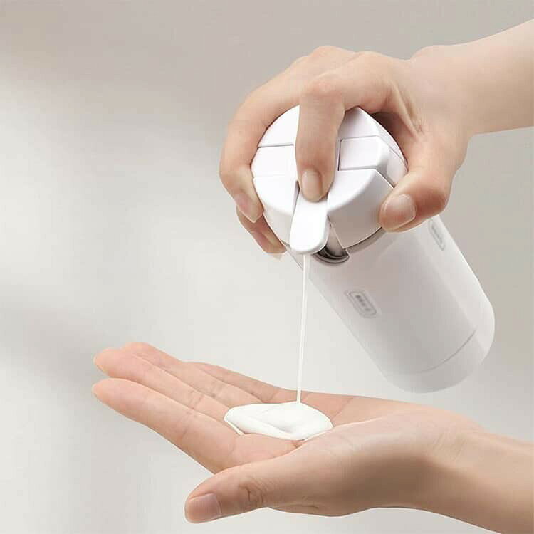 4-in-1 トラベルディスペンサー 30ml×4 トラベルボトル 液漏れ防止 折りたたみポン...