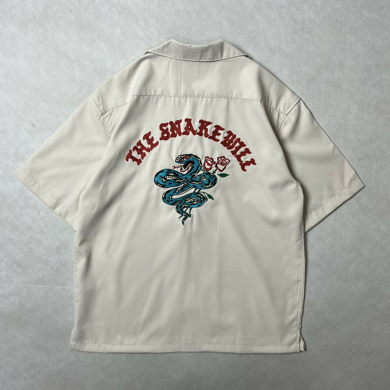 Rakuten - ALCARZA/BACK EMBROIDERY SHIRT SNAKE OFF.WHITE
