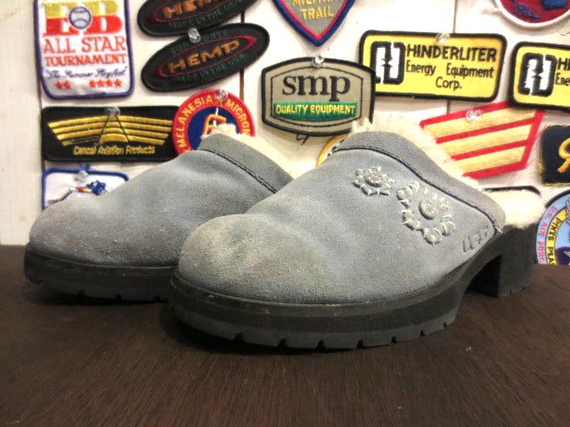 【中古】レディース 小さめサイズ UGG Solvang Clogs/アグ ソルバング シープスキン サボ スリッポン サンダル 花 水色【サイズ:4/21.5cm】【古着屋mellow楽天市場店】