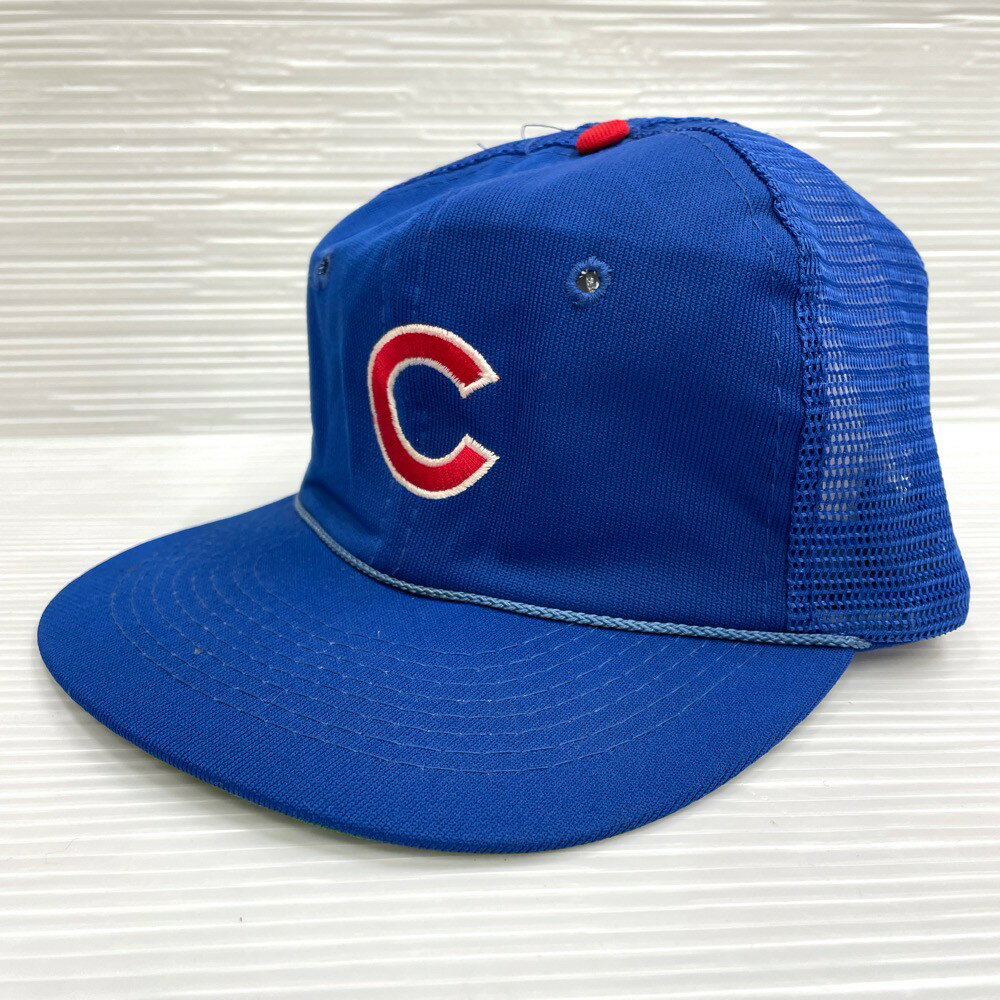 楽天古着屋mellow楽天市場店【30％オフ★お得なクーポンあり】MLB シカゴ カブス Chicago Cubs メッシュキャップ スナップバック チンストラップ ロゴ 刺繍 サイズ：ONE SIZE FITS ALL ブルー×レッド【古着】 古着 【中古】 中古 mellow 帽子 アウトドア ストリート 【あす楽対応】【古着屋mellow楽