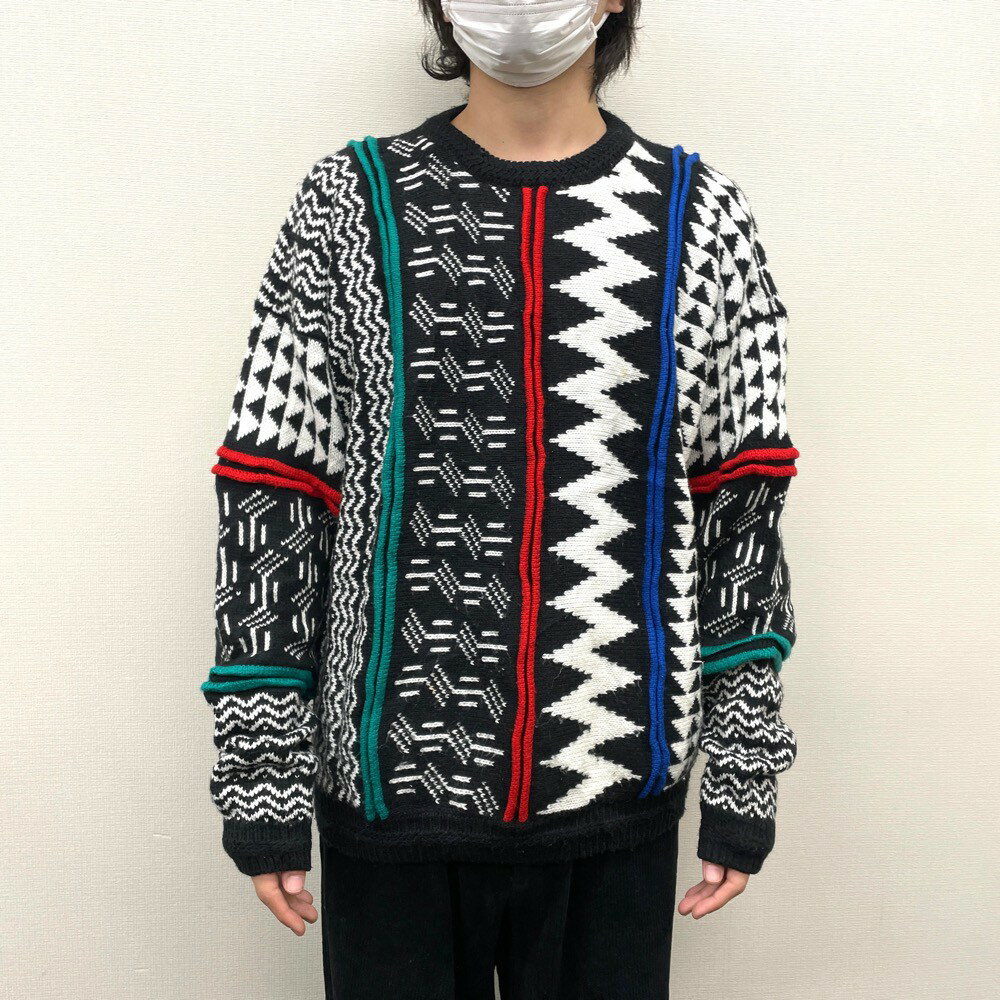 【中古】 CONCRETE 総柄 3Dニット セーター ストライプ 長袖 サイズ:L ブラック×ホワイト×レッド等 マルチカラー 古着 中古 mellow 古着...