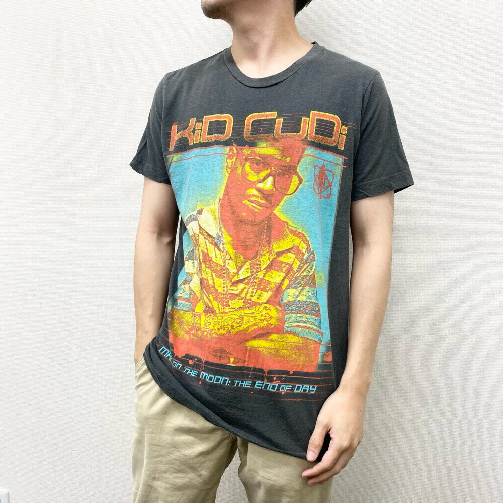 【30％オフ★お得なクーポンあり】US古着 キッド・カディ Kid Cudi ラップTシャツ 半袖 Man on the Moon: The End of Day サイズ：メンズ M チャコールグレー あす楽対応【中古】