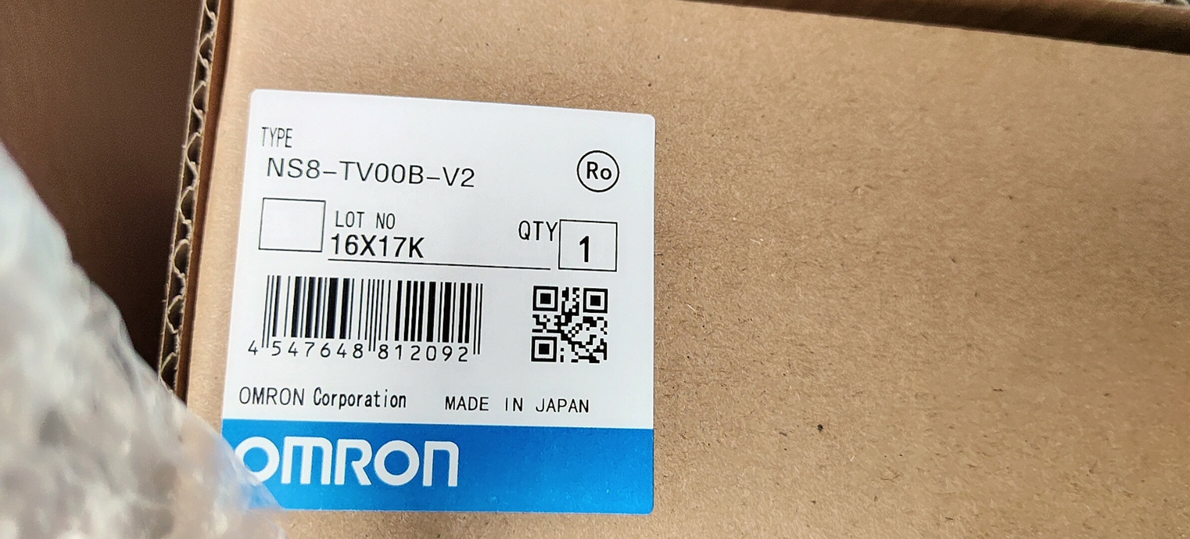 新品★【 適格請求書◆税込 】★送料無料★ OMRON オムロン NS8-TV00B-V2 インタラクティブディスプレ イ ★【6ヶ月保証】