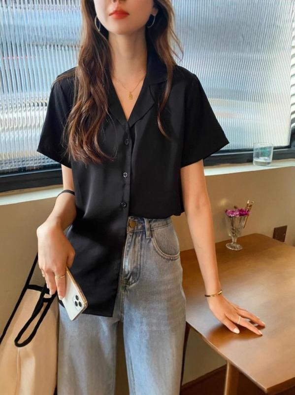 Rakuten - シャツ 羽織り 夏 薄手 パステルカラー 夏の ゆったり 半袖の 黒い シャツ 女性は レトロフレンチ シャツを 着ています。