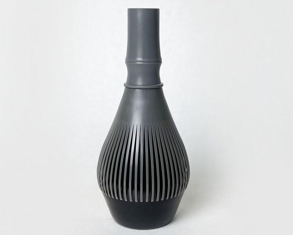 材質:茶せん=ポリプロピレン樹脂 / クセ直し=ABS樹脂 耐熱温度:100℃ 寸法:直径5.5cm×高さ11cm カラー:グレー 原産国:日本