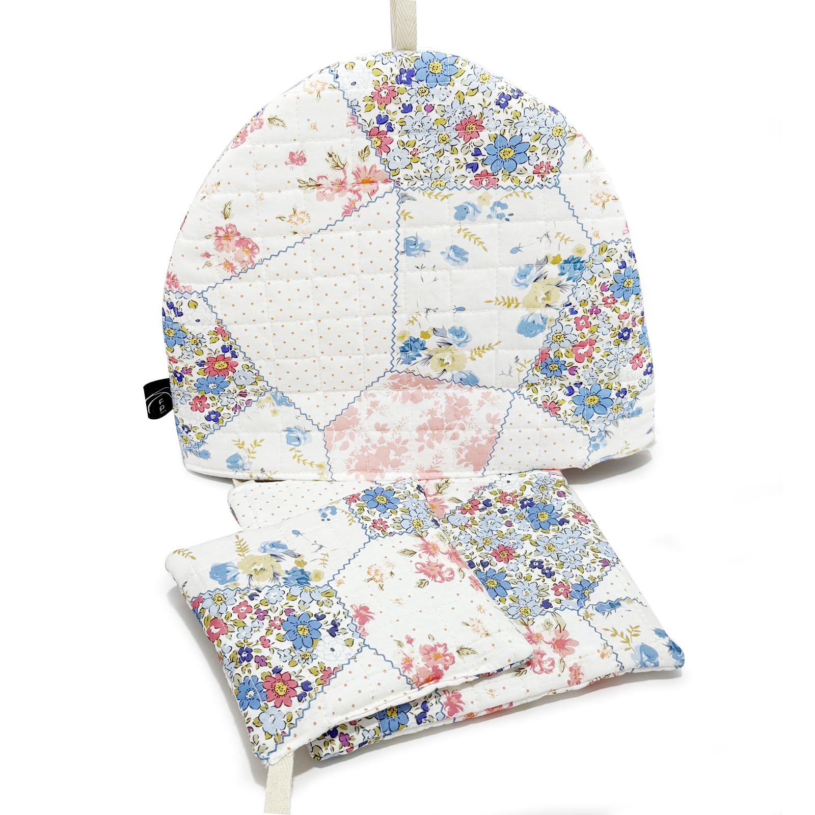 サイズ(約):ティーコジー 縦22cm、横27cm ティーマット大 20cm×19cm 小 16cm×15cm 素材:表面、中綿ポリエステル100% いれたてのティーポットや急須に被せて保温します。 どんなインテリアにも合う無地のキルティングで食卓をおしゃれに演出します、オールシーズン対応。 裏面には滑り止め防止加工がありません。 裏面には滑り止め防止加工がありません。サイズ(約):ティーコジー 縦22cm、横27cm ティーマット大 20cm×19cm 小 16cm×15cm 素材:表面、中綿ポリエステル100% いれたてのティーポットや急須に被せて保温します。 どんなインテリアにも合う無地のキルティングで食卓をおしゃれに演出します、オールシーズン対応。