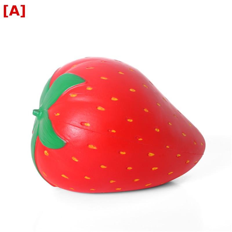 スクイーズ レディース メンズ おもちゃ 玩具 いちご 苺 果物 フルーツ 25cm 特大サイズ リアル 仿真 減圧グッズ ストレス解消 癒しグッズ 雑貨 柔らかい 触り心地 弾力性 握りやすい 握る ぷにぷに 楽しい 遊び心 インテリア 飾り物 撮影用 felicitastore-10205478 felicitastore パッケージ画像