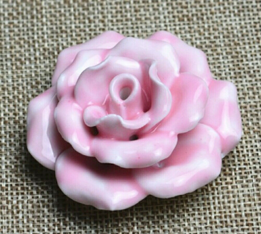 和空間を彩る癒しの蓮 陶器製お香立て 蓮の花デザイン 5.5×2.5cm コーン/線香対応 アジアン雑貨