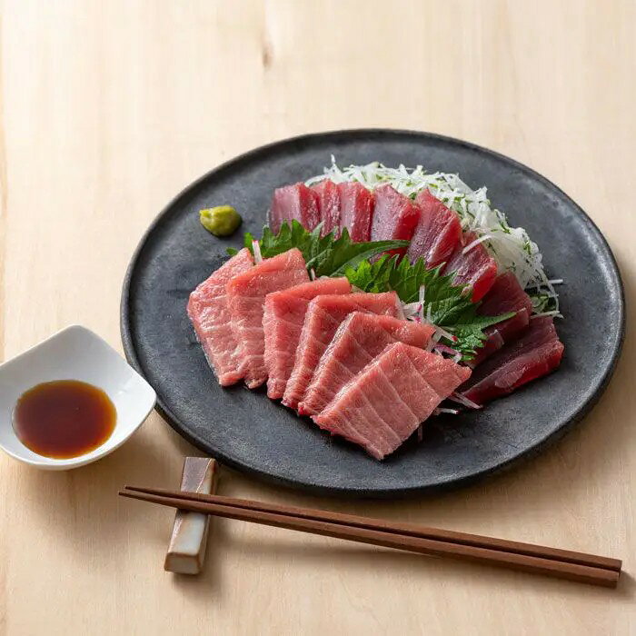 上質のまぐろで口福な時間を上質な甘みともっちりとした食感が特徴である高級南まぐろを柵取りしました。お刺身はもちろん、煮付け・照焼き・塩焼きにしてもおいしくお召しあがりいただけます。■内容量：南まぐろ赤身150g、南まぐろ中とろ150g■保存方法：冷凍■賞味期限：お届け時点で10日以上■サイズ：243×209×82mm（パッケージサイズ）※産地直送（産直）の商品です 販売期間：～2027/3/31 AM10:00予定 商品終売や変更につきましては、1か月前にメルマガおよび新着情報にてご案内いたします。 ※やむを得ない事情により、事前のご案内なしで終売・変更となる場合もございます。あらかじめご了承ください。冷凍便でお届けします。到着後は冷凍庫で保存してください。生産者から直接お届けするため、他の商品とは別のお届けになります。
