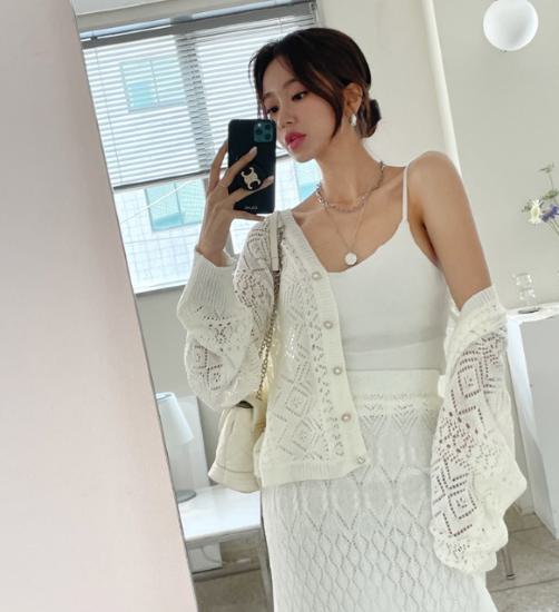 【取寄】ニットセットアップ 2点セット 透かし編み 編み ツーピース 上下 ロング スカート カーディガン トップス 長袖 セーター レディース 春 夏 秋 きれいめ カジュアル おしゃれ かわいい きれいめ 透け感 大人 シンプル 着回し 大きいサイズ ゆったり 韓国 ホワイト 白