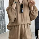 【取寄】セットアップ シフォン ブラウス しわ加工 ワッシャー シャツ シースルー 長袖 ショートパンツ 2点セット 上下 ツーピース レディース 春 夏 20代 30代 きれいめ カジュアル おしゃれ パンツ 透け感 薄手 ゆったり 体型カバー かわいい 着回し 韓国 黒 ブラウン M L
