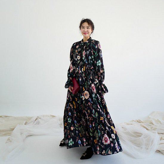 【取寄】ワンピース レディース ロング 長袖 秋 冬 きれいめ マキシ丈 大きいサイズ ゆったり 体型カバー 楽ちん 花柄 総柄 華やか フェミニン ガーリー おしゃれ オトナ女子 きれいめ カジュアル デイリー お出かけ 韓国 通勤 通学 デート 女子会 買い物 お呼ばれ ブラック