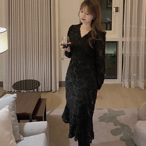 【取寄】パーティードレス 冬 大きいサイズ 長袖 結婚式 二次会 発表会 同窓会 お呼ばれ パーティー ミモレ丈 膝下丈 ワンピース 黒 白 マーメイド Vネック 長袖 シースルー 大人 透け感 きれいめ 上品 フェミニン 他と被らない 春 秋冬 20代 30代 S M L ブラック ホワイト