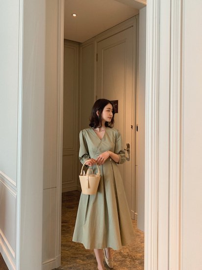 乐天商城 - 【取寄】ロングワンピース 大きいサイズ ロングワンピース ゆったり Vネック切り替えAラインワンピース ミモレ丈 春 ワンピース 新作 ワンピース S～L トレンド 韓国デザイン オルチャン