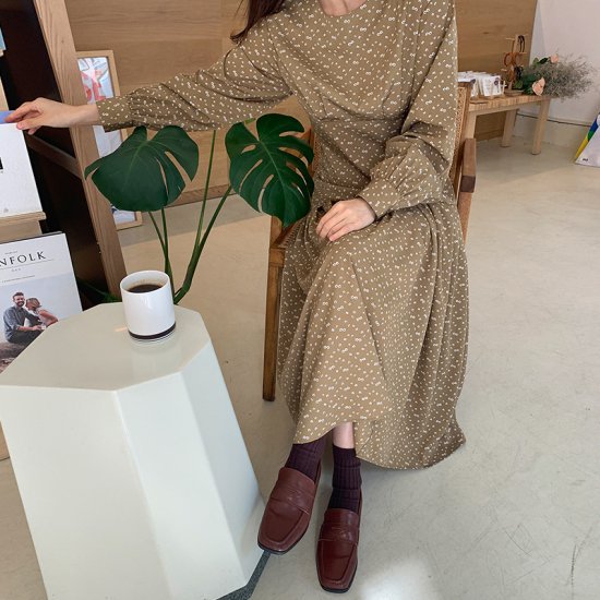 【取寄】ロングワンピース ロングワンピ レディース 小花柄 プリント ワンピース ロング丈 ギャザースカート ワンピ 大きいサイズ 春新作 春 春色 春服 春sale ゆったり ロングワンピース ロングワンピ